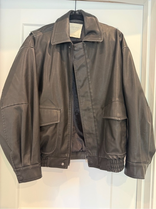 Velvet Jackets & Blazers - Velvet by Jenny Graham Oversized Black Faux Leather Jacket Size Small